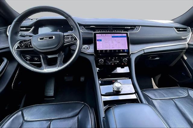 2022 Jeep Grand Cherokee Overland 4x2