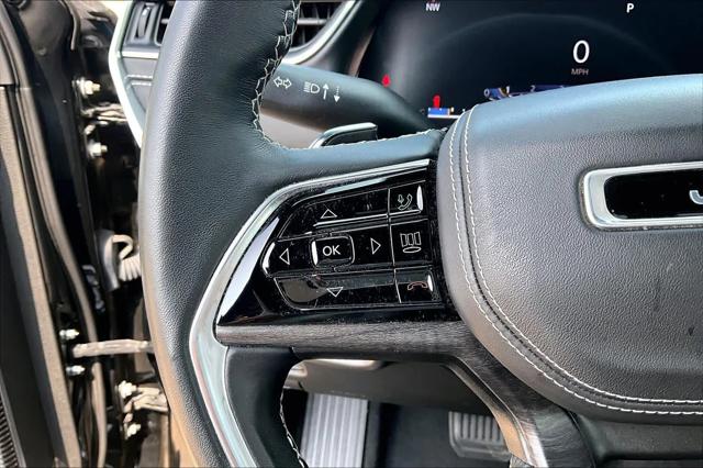2022 Jeep Grand Cherokee Overland 4x2