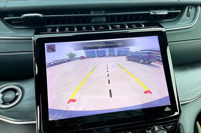 2022 Jeep Grand Cherokee Overland 4x2