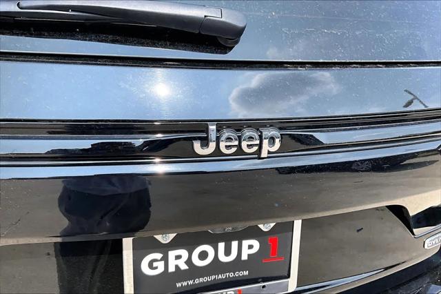 2022 Jeep Grand Cherokee Overland 4x2