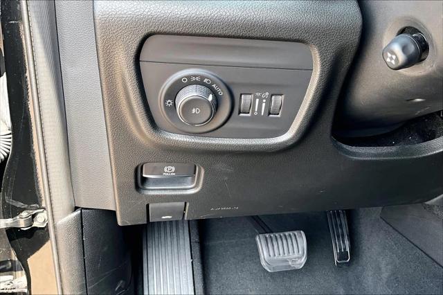 2022 Jeep Grand Cherokee Overland 4x2