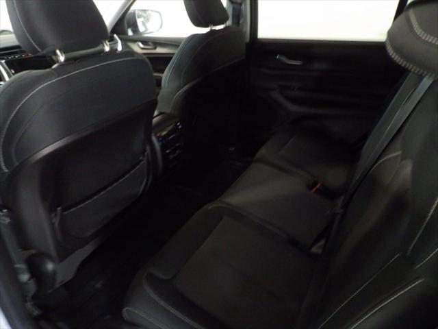 2023 Jeep Grand Cherokee L Laredo 4x4