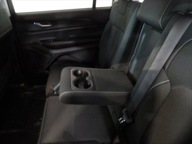 2023 Jeep Grand Cherokee L Laredo 4x4