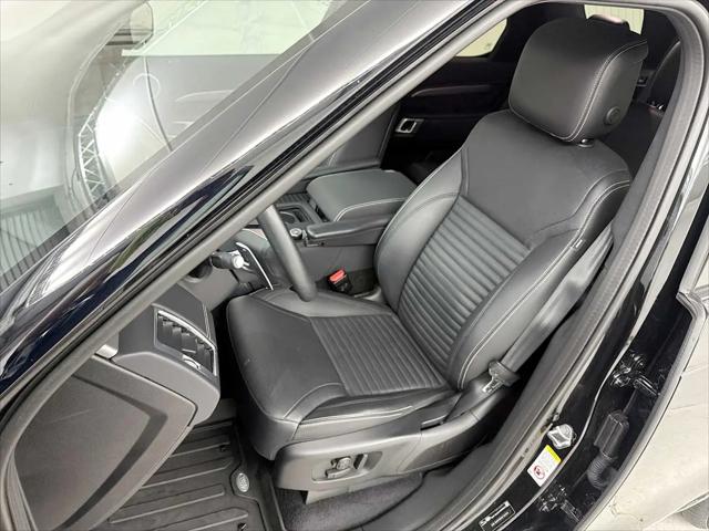 2023 Land Rover Discovery P360 S R-Dynamic