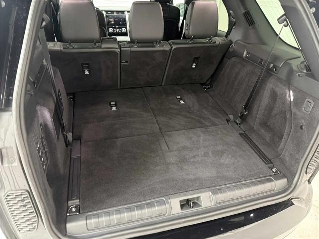 2023 Land Rover Discovery P360 S R-Dynamic