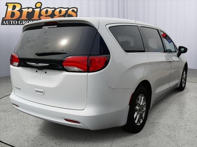 2023 Chrysler Voyager LX