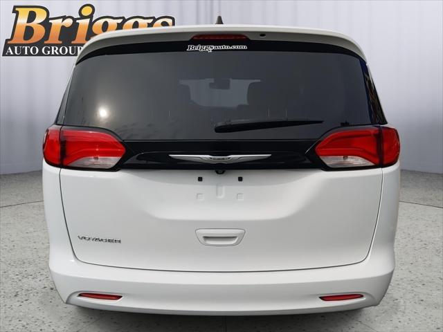2023 Chrysler Voyager LX