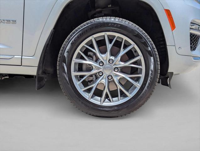 2023 Jeep Grand Cherokee Summit