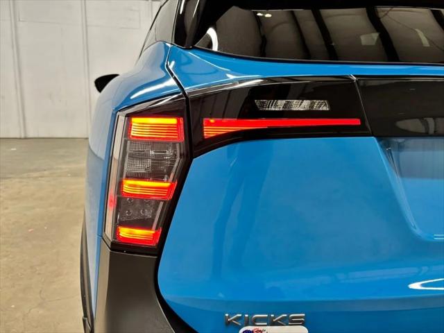 2025 Nissan Kicks SR FWD