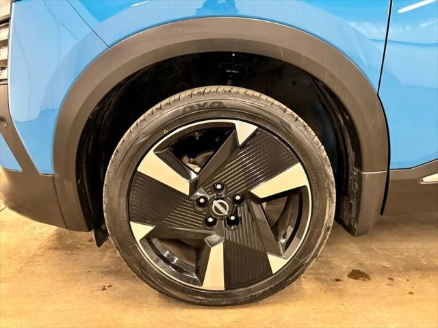 2025 Nissan Kicks SR FWD