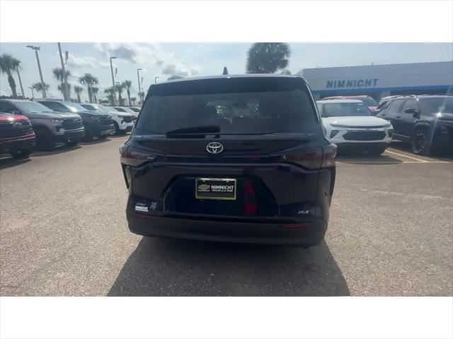 2025 Toyota Sienna XLE