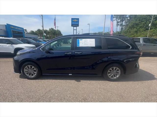 2025 Toyota Sienna XLE