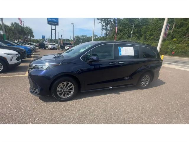 2025 Toyota Sienna XLE