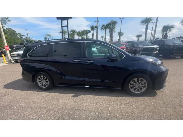 2025 Toyota Sienna XLE