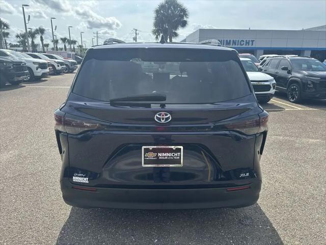 2025 Toyota Sienna XLE