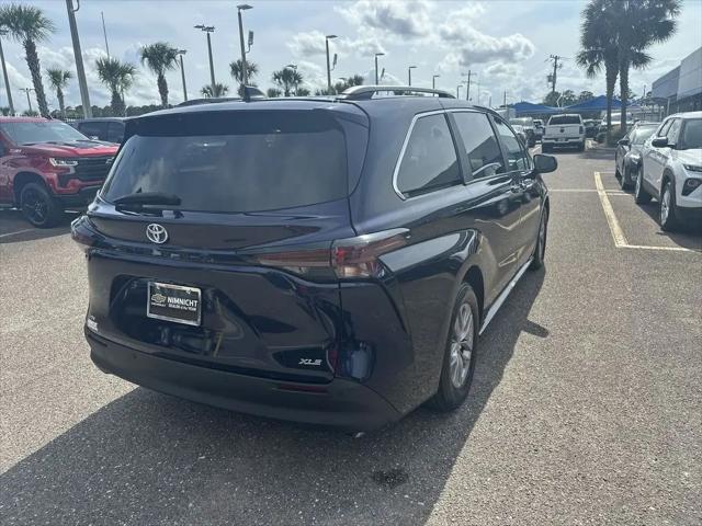 2025 Toyota Sienna XLE