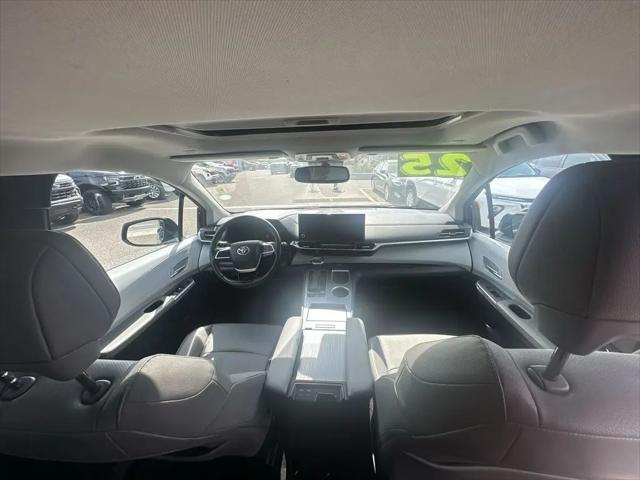 2025 Toyota Sienna XLE