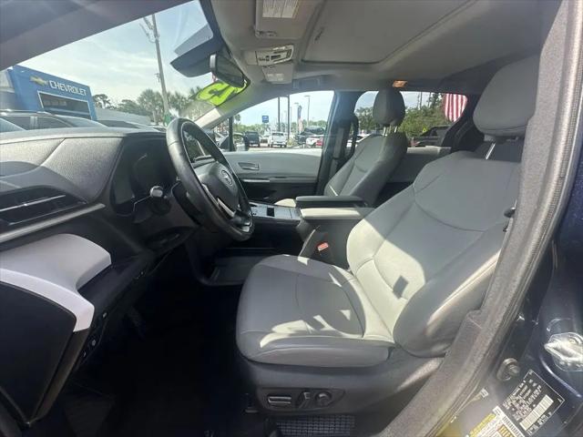 2025 Toyota Sienna XLE