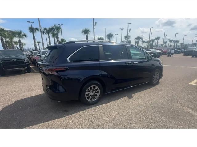 2025 Toyota Sienna XLE