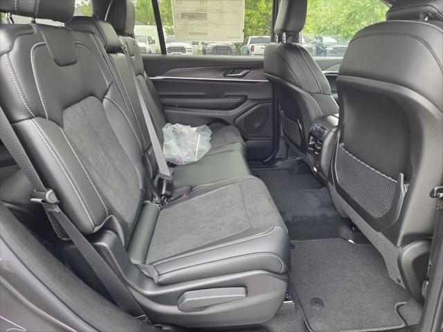 2026 Jeep Grand Cherokee L Altitude 4x2