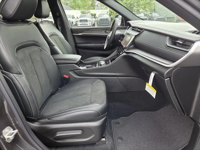 2026 Jeep Grand Cherokee L Altitude 4x2
