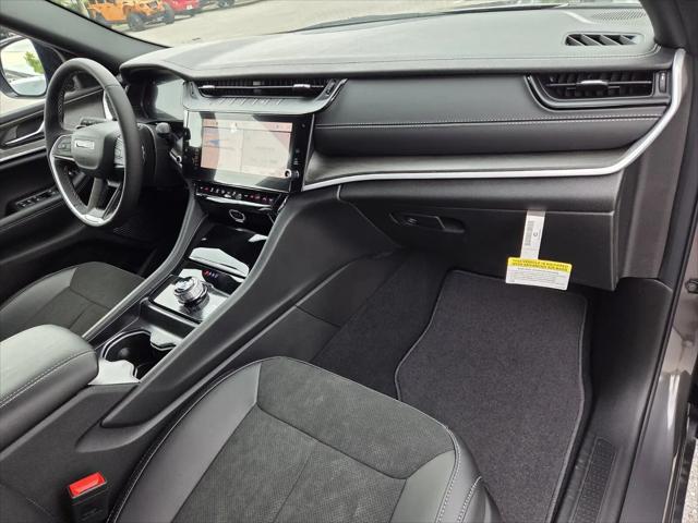 2026 Jeep Grand Cherokee L Altitude 4x2