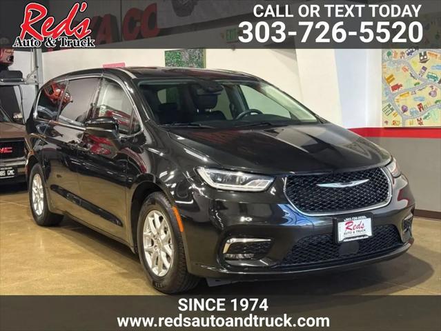 2023 Chrysler Pacifica Touring L for sale in Longmont, CO