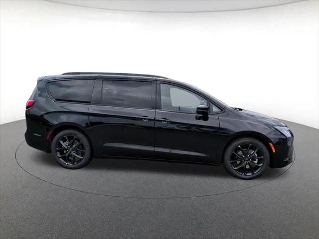 2027 Chrysler Pacifica Limited