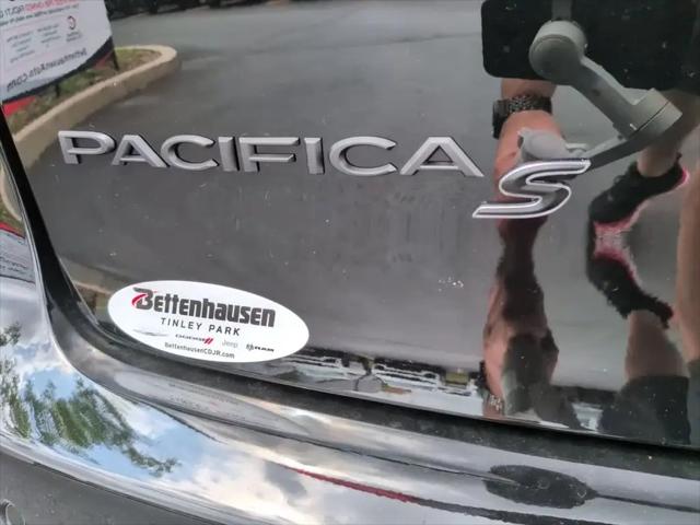 2027 Chrysler Pacifica Limited