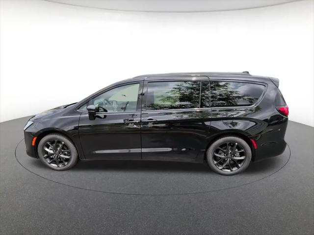 2027 Chrysler Pacifica Limited