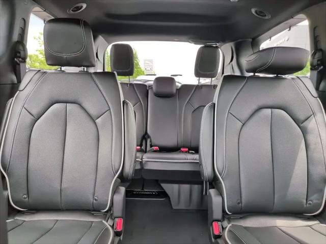 2027 Chrysler Pacifica Limited