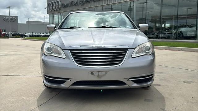 2013 Chrysler 200 Touring