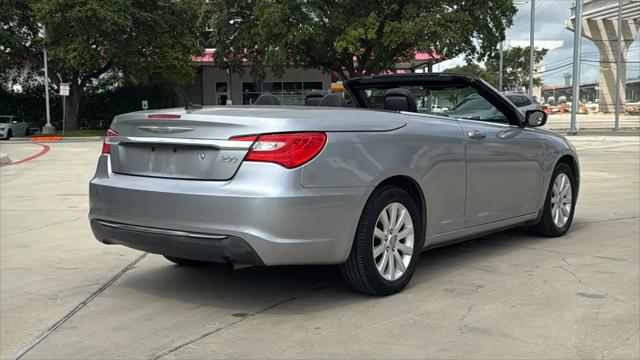 2013 Chrysler 200 Touring