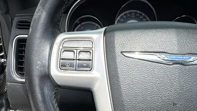2013 Chrysler 200 Touring