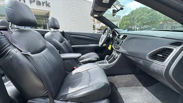 2013 Chrysler 200 Touring