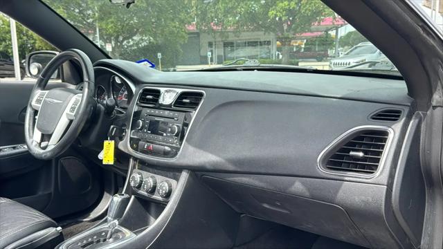 2013 Chrysler 200 Touring