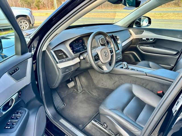 2025 Volvo XC90 B5 Core