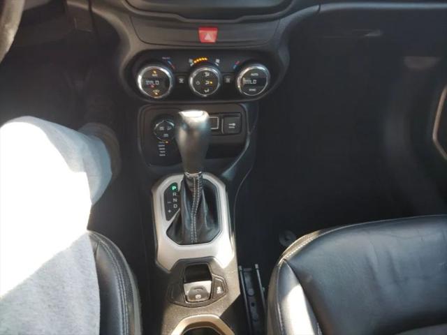 2017 Jeep Renegade Deserthawk 4x4