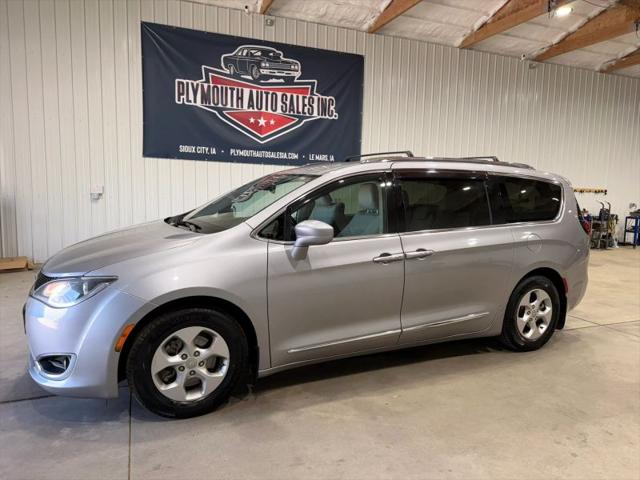2017 Chrysler Pacifica Touring-L Plus