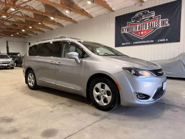 2017 Chrysler Pacifica Touring-L Plus