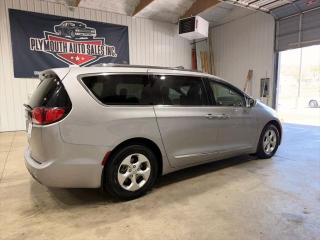 2017 Chrysler Pacifica Touring-L Plus