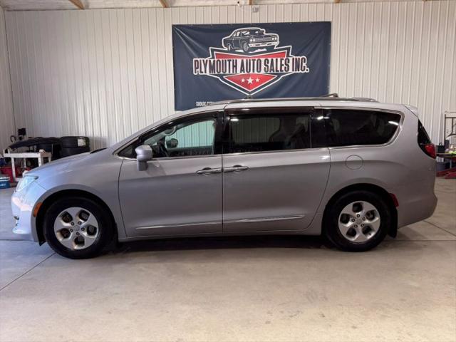 2017 Chrysler Pacifica Touring-L Plus