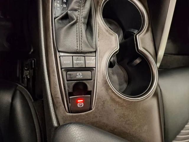 2023 Toyota Camry SE AWD