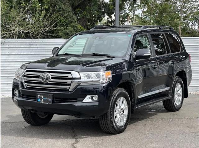 2016 Toyota Land Cruiser V8