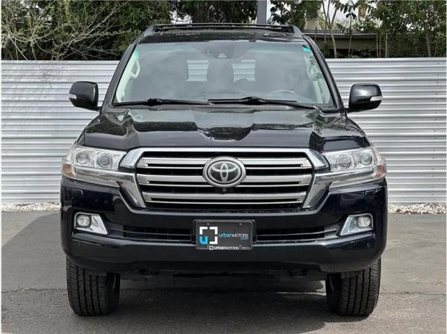 2016 Toyota Land Cruiser V8