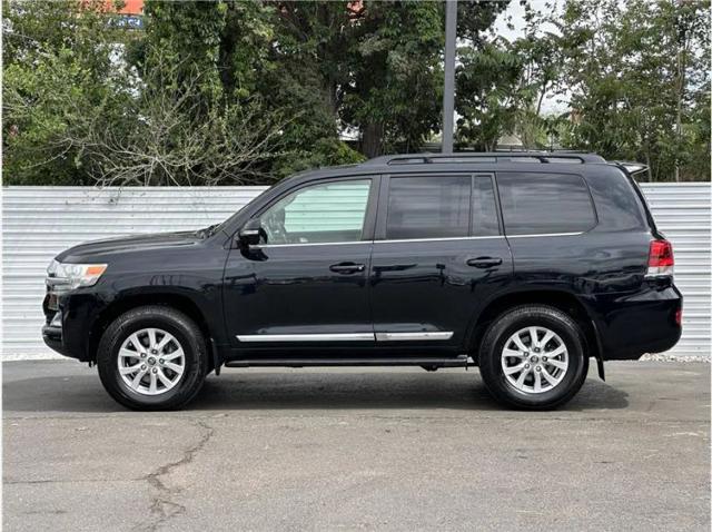 2016 Toyota Land Cruiser V8