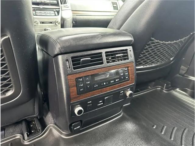 2016 Toyota Land Cruiser V8