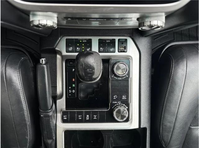 2016 Toyota Land Cruiser V8