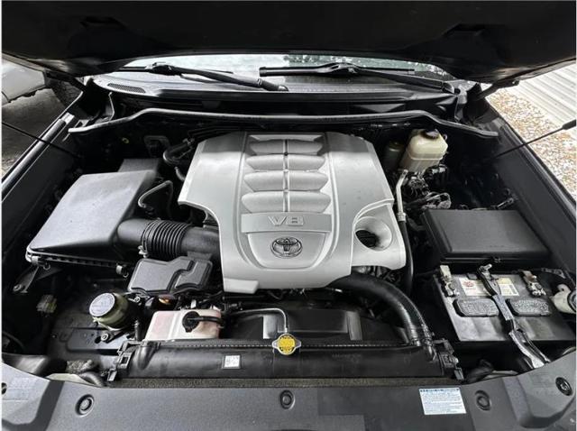 2016 Toyota Land Cruiser V8