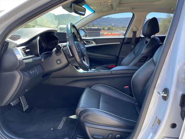 2022 Genesis G70 2.0T RWD
